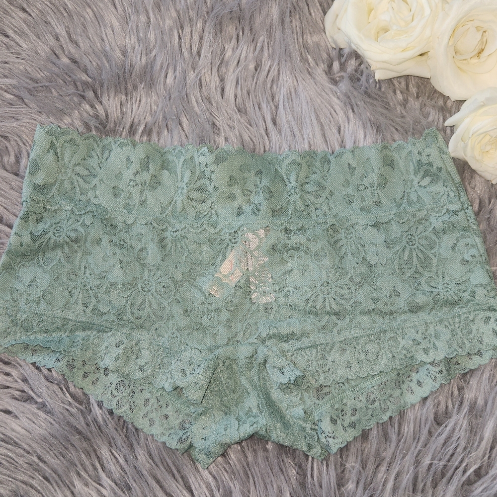 Victoria's Secret lace underwear shortie new with tags